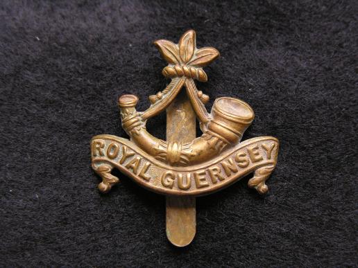 WWII Royal Guernsey Light Infantry Cap Badge