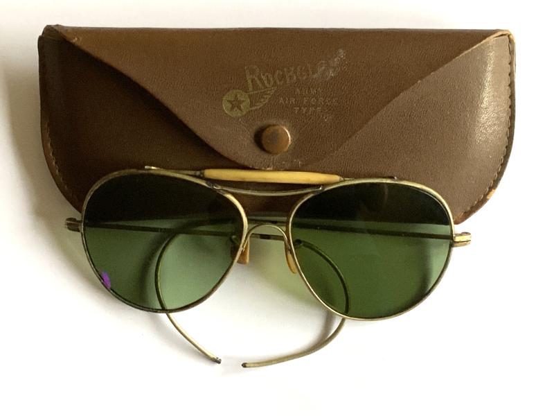 Pair of Aviator Sunglasses AN-6531-1 Type II