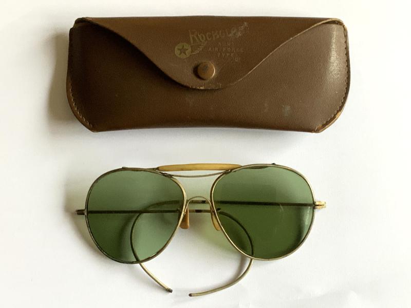 Pair of Aviator Sunglasses AN-6531-1 Type II