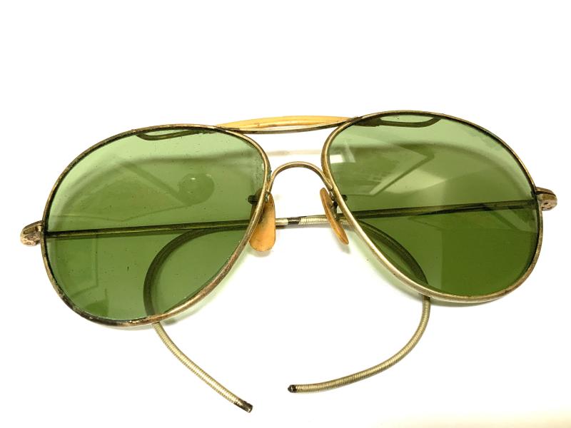 Pair of Aviator Sunglasses AN-6531-1 Type II